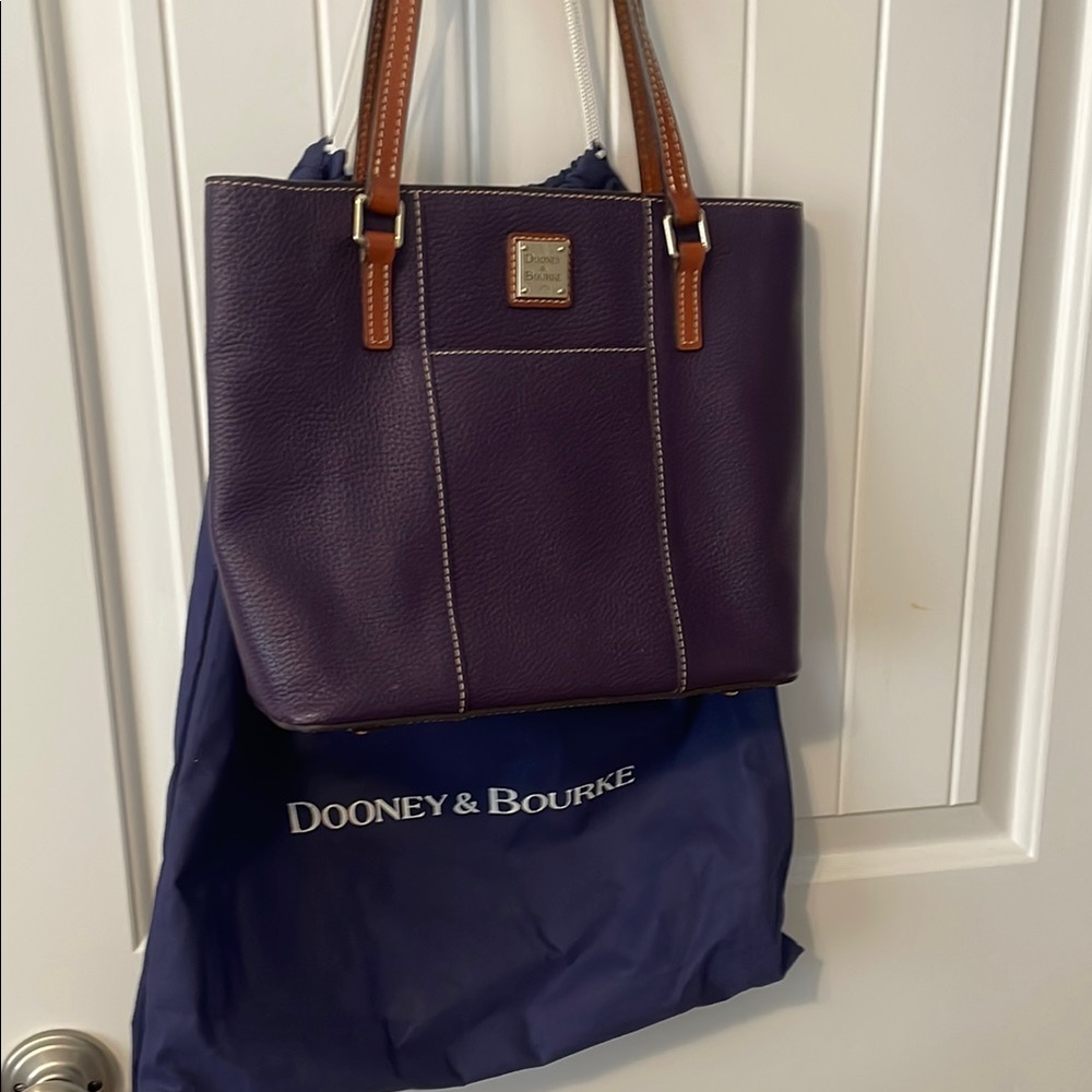Dooney & Bourke Elegant Purple Leather Tote Bag